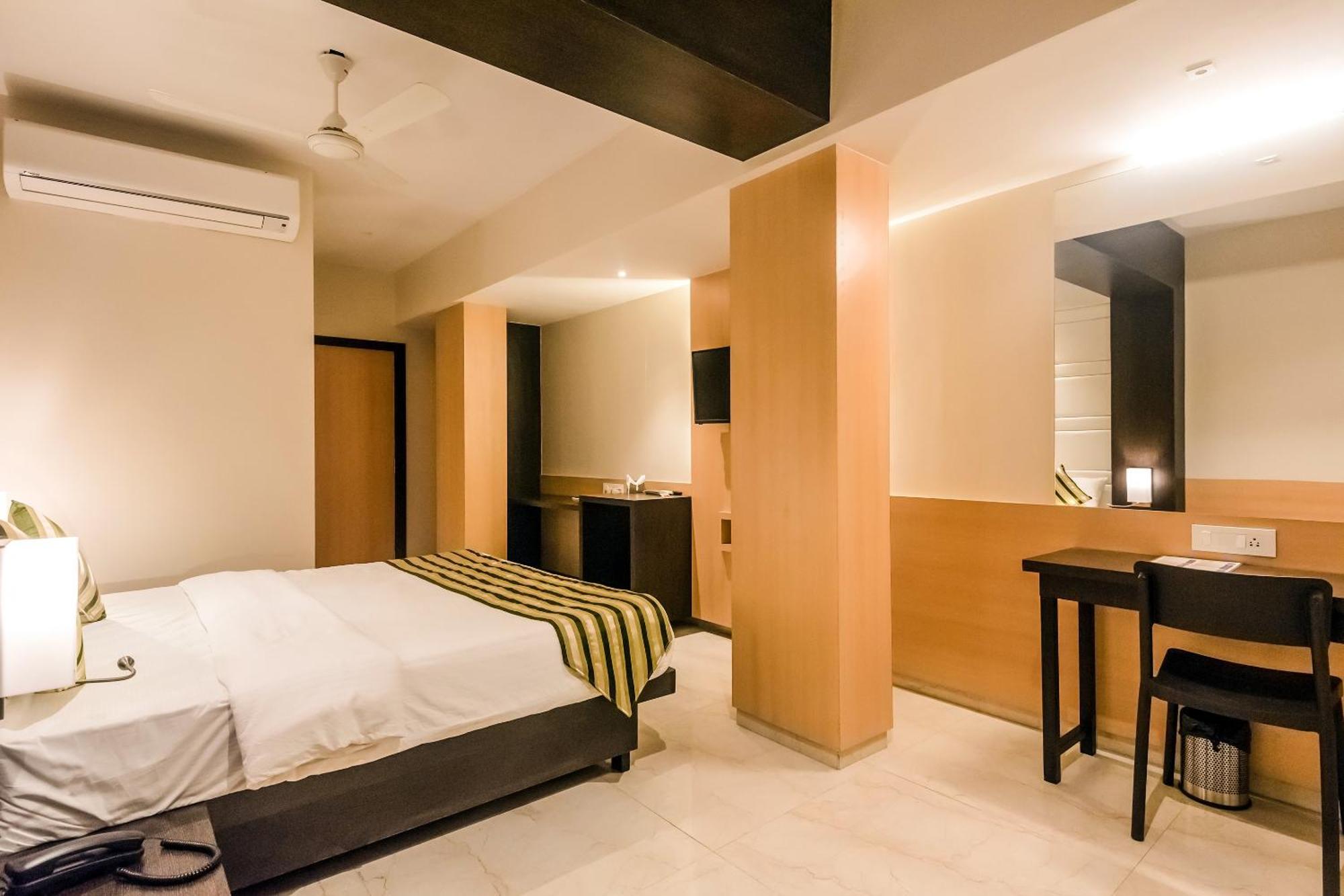 Super Capital O Hotel Konar Inn Turambhe Bagian luar foto