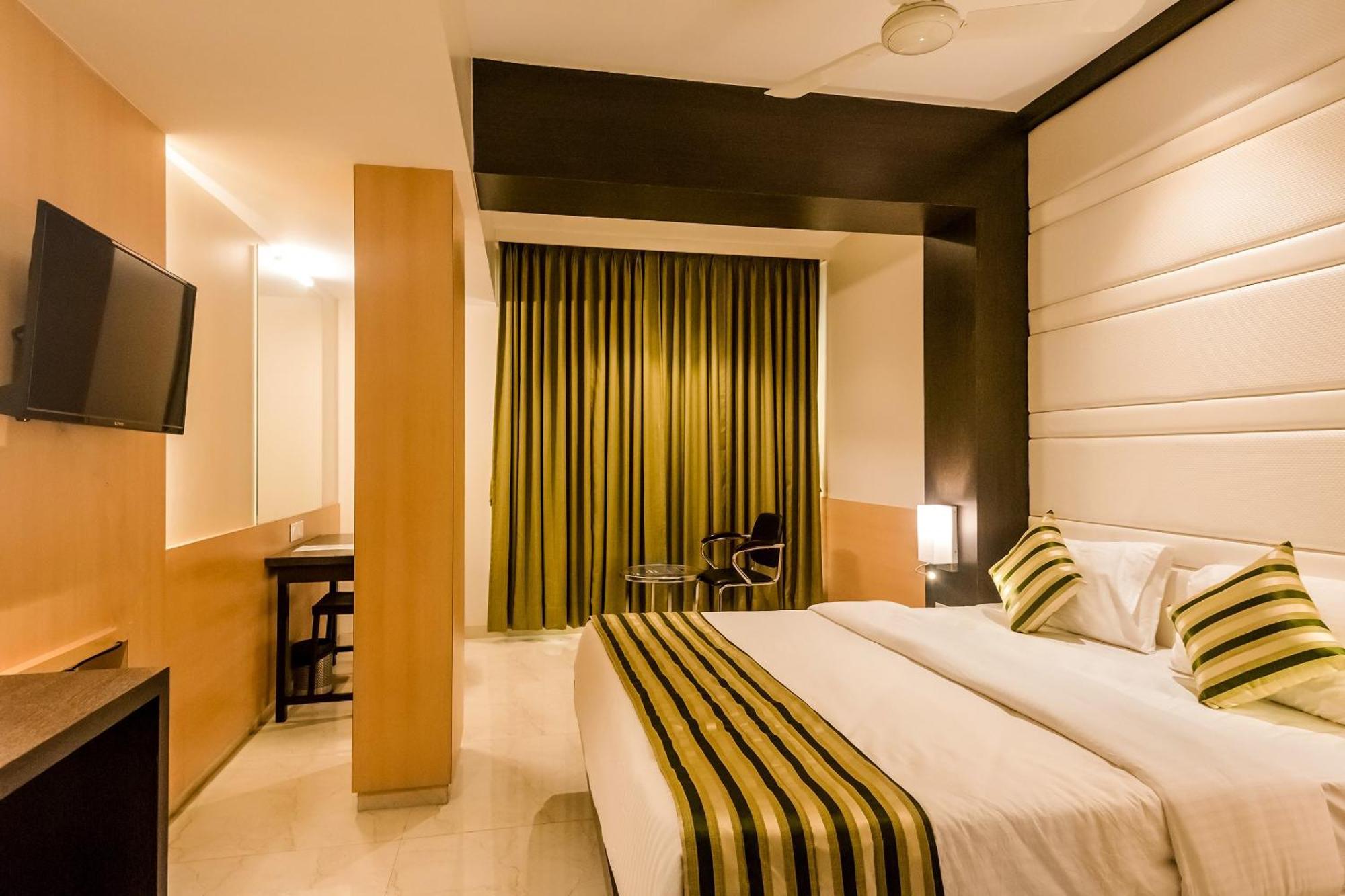 Super Capital O Hotel Konar Inn Turambhe Bagian luar foto