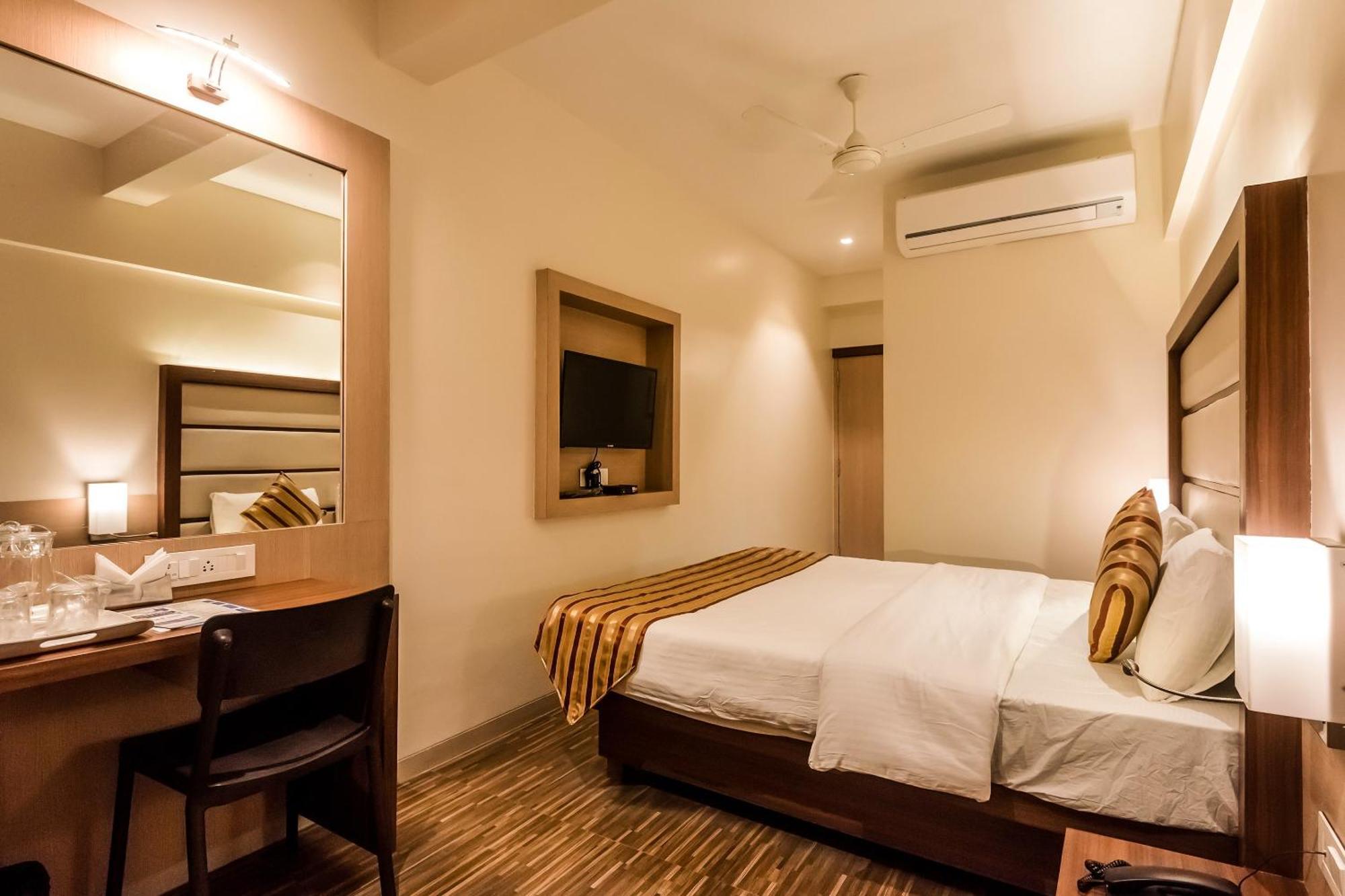Super Capital O Hotel Konar Inn Turambhe Bagian luar foto