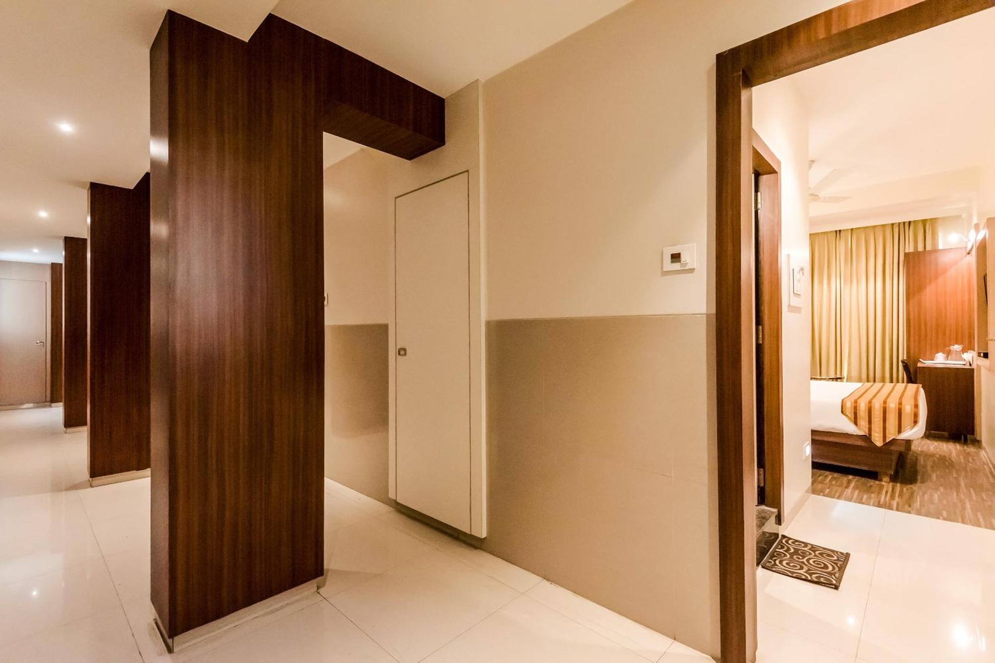 Super Capital O Hotel Konar Inn Turambhe Bagian luar foto