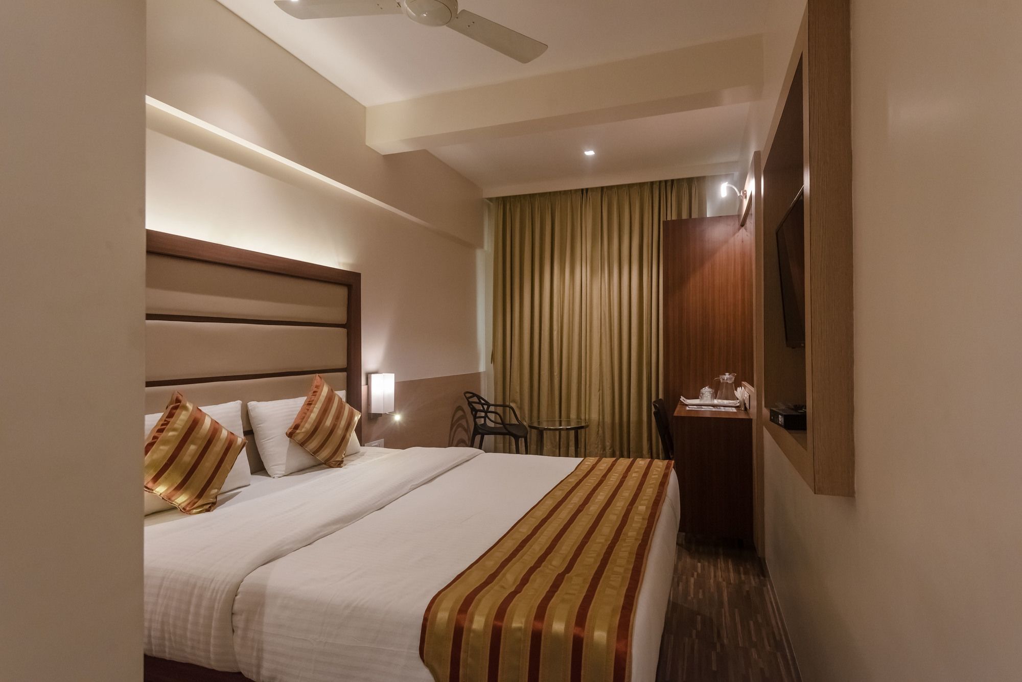 Super Capital O Hotel Konar Inn Turambhe Bagian luar foto